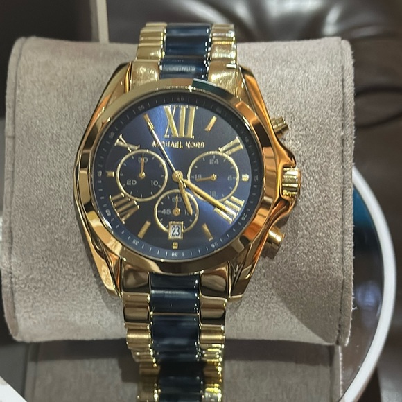 Authentic Michael Kors Bradshaw, Model MK 6268, Beautiful 2-Tone Chronograph - Picture 7 of 13